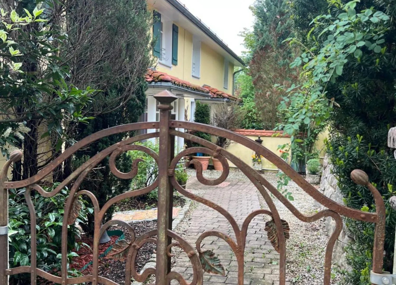 Villenzimmer Mit Eigenem Bad, Kunst Und Aussicht Munsing Homestay